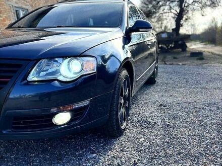 Синий Фольксваген Пассат, объемом двигателя 2 л и пробегом 317 тыс. км за 5950 $, фото 1 на Automoto.ua