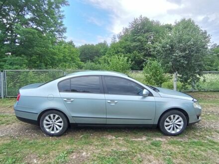 Фольксваген Пассат 2006 в Ивано-Франковске на Automoto.ua Синий Фольксваген Пассат, объемом двигателя 0 л и пробегом 300 тыс. км за 5700 $, фото 1 на Automoto.ua