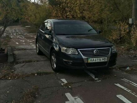 Синий Фольксваген Пассат, объемом двигателя 2 л и пробегом 220 тыс. км за 7777 $, фото 1 на Automoto.ua