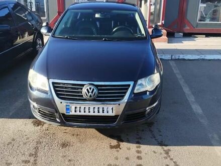 Синий Фольксваген Пассат, объемом двигателя 2 л и пробегом 325 тыс. км за 6800 $, фото 1 на Automoto.ua