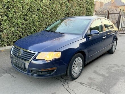 Синий Фольксваген Пассат, объемом двигателя 1.6 л и пробегом 160 тыс. км за 4400 $, фото 1 на Automoto.ua