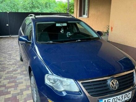 Синий Фольксваген Пассат, объемом двигателя 1.8 л и пробегом 300 тыс. км за 4700 $, фото 1 на Automoto.ua