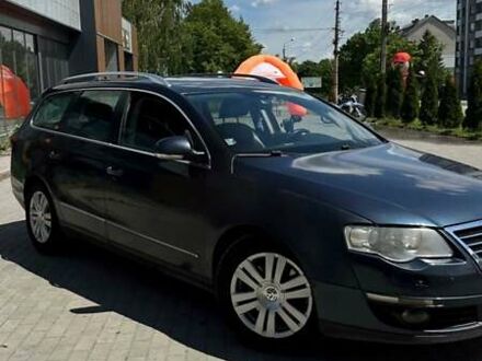 Фольксваген Пассат 2007 в Ровно на Automoto.ua Синий Фольксваген Пассат, объемом двигателя 1.97 л и пробегом 370 тыс. км за 5400 $, фото 1 на Automoto.ua