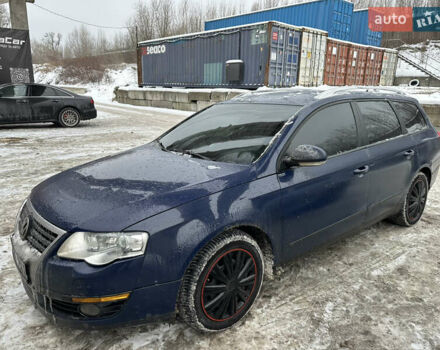 Синий Фольксваген Пассат, объемом двигателя 2 л и пробегом 370 тыс. км за 2220 $, фото 1 на Automoto.ua