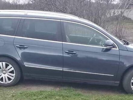 Синий Фольксваген Пассат, объемом двигателя 1.97 л и пробегом 252 тыс. км за 7100 $, фото 1 на Automoto.ua