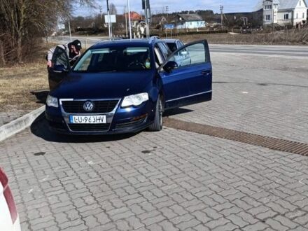 Синій Фольксваген Пассат, об'ємом двигуна 2 л та пробігом 400 тис. км за 3300 $, фото 1 на Automoto.ua