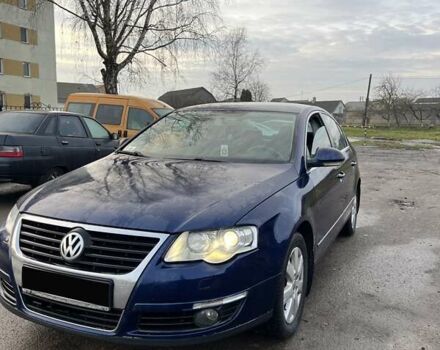 Синий Фольксваген Пассат, объемом двигателя 1.97 л и пробегом 300 тыс. км за 2599 $, фото 1 на Automoto.ua