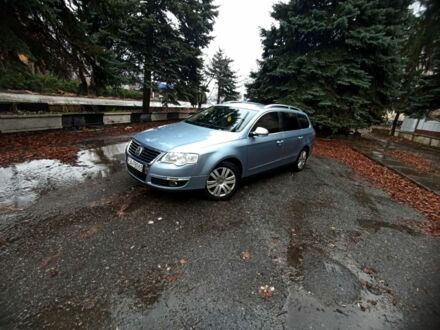 Синий Фольксваген Пассат, объемом двигателя 2 л и пробегом 300 тыс. км за 2450 $, фото 1 на Automoto.ua
