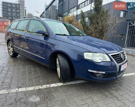 Синий Фольксваген Пассат, объемом двигателя 1.97 л и пробегом 307 тыс. км за 4900 $, фото 1 на Automoto.ua