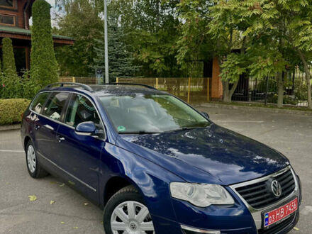 Фольксваген Пассат 2009 в Александрие на Automoto.ua Синий Фольксваген Пассат, объемом двигателя 1.4 л и пробегом 204 тыс. км за 7200 $, фото 1 на Automoto.ua