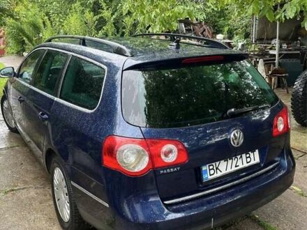 Фольксваген Пассат 2010 в Ровно на Automoto.ua Синий Фольксваген Пассат, объемом двигателя 2 л и пробегом 310 тыс. км за 7500 $, фото 1 на Automoto.ua