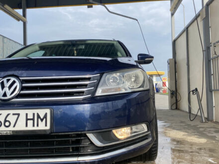Синий Фольксваген Пассат, объемом двигателя 2 л и пробегом 295 тыс. км за 9100 $, фото 1 на Automoto.ua
