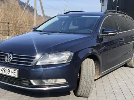 Фольксваген Пассат 2011 в Межгорье на Automoto.ua Синий Фольксваген Пассат, объемом двигателя 2 л и пробегом 285 тыс. км за 7800 $, фото 1 на Automoto.ua