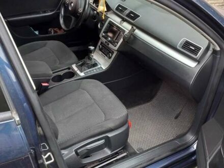 Синий Фольксваген Пассат, объемом двигателя 1.6 л и пробегом 307 тыс. км за 10300 $, фото 1 на Automoto.ua