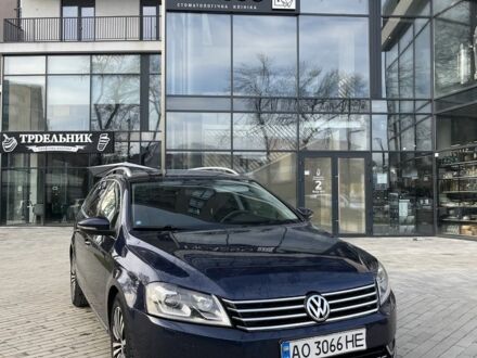 Фольксваген Пассат 2011 в Ужгороде на Automoto.ua Синий Фольксваген Пассат, объемом двигателя 2 л и пробегом 298 тыс. км за 9200 $, фото 1 на Automoto.ua