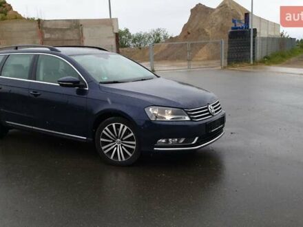 Синий Фольксваген Пассат, объемом двигателя 2 л и пробегом 219 тыс. км за 12500 $, фото 1 на Automoto.ua