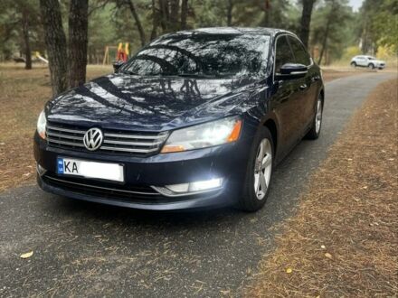 Синий Фольксваген Пассат, объемом двигателя 2.5 л и пробегом 300 тыс. км за 7500 $, фото 1 на Automoto.ua