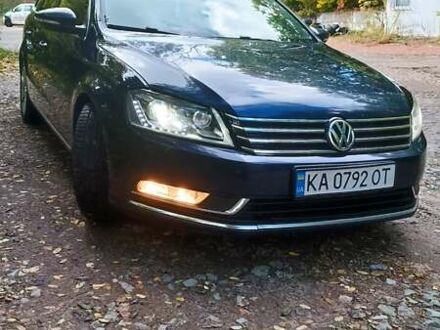 Синий Фольксваген Пассат, объемом двигателя 1.6 л и пробегом 233 тыс. км за 9500 $, фото 1 на Automoto.ua