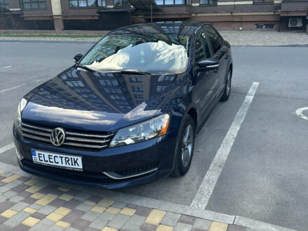 Синій Фольксваген Пассат, об'ємом двигуна 1.8 л та пробігом 236 тис. км за 10000 $, фото 1 на Automoto.ua