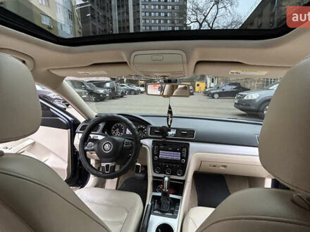 Синий Фольксваген Пассат, объемом двигателя 2.5 л и пробегом 327 тыс. км за 8900 $, фото 1 на Automoto.ua