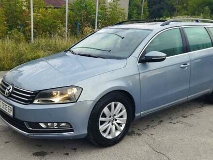 Фольксваген Пассат 2013 в Кременце на Automoto.ua Синий Фольксваген Пассат, объемом двигателя 2 л и пробегом 277 тыс. км за 9300 $, фото 1 на Automoto.ua