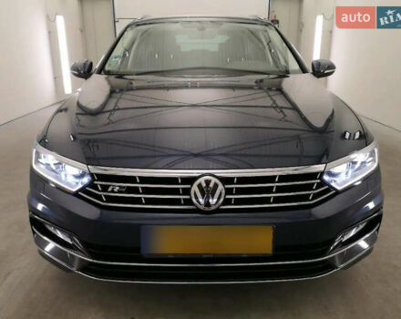 Синий Фольксваген Пассат, объемом двигателя 1.6 л и пробегом 222 тыс. км за 15500 $, фото 1 на Automoto.ua