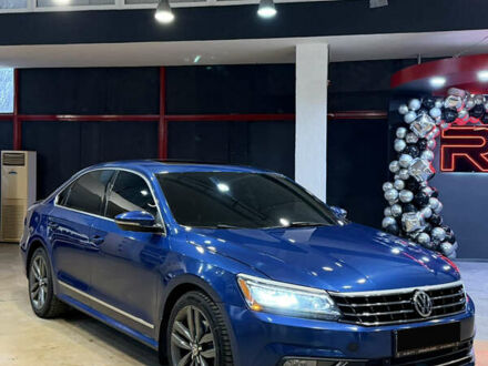 Синій Фольксваген Пассат, об'ємом двигуна 1.78 л та пробігом 159 тис. км за 11500 $, фото 1 на Automoto.ua