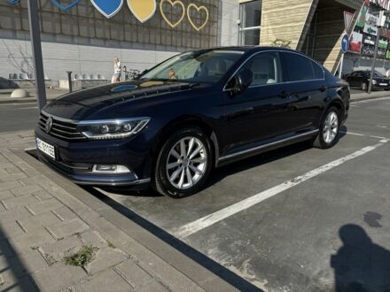 Синий Фольксваген Пассат, объемом двигателя 1.6 л и пробегом 209 тыс. км за 16000 $, фото 1 на Automoto.ua