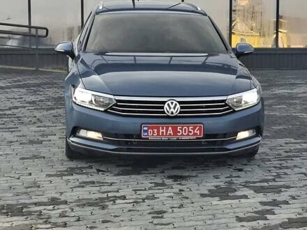 Синий Фольксваген Пассат, объемом двигателя 2 л и пробегом 272 тыс. км за 14200 $, фото 1 на Automoto.ua