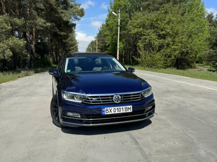 Фольксваген Пассат 2017 в Славуте на Automoto.ua Синий Фольксваген Пассат, объемом двигателя 1.97 л и пробегом 180 тыс. км за 22999 $, фото 1 на Automoto.ua
