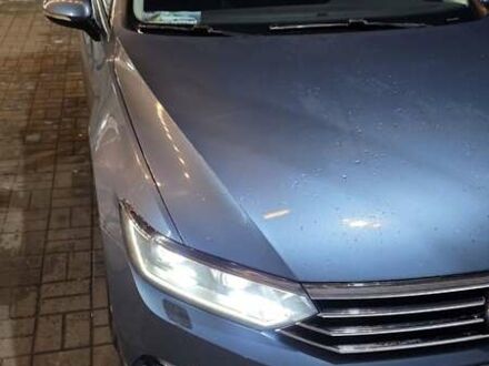 Синий Фольксваген Пассат, объемом двигателя 1.97 л и пробегом 300 тыс. км за 18500 $, фото 1 на Automoto.ua