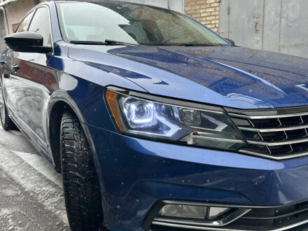 Синий Фольксваген Пассат, объемом двигателя 1.8 л и пробегом 147 тыс. км за 15999 $, фото 1 на Automoto.ua