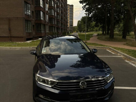 Синий Фольксваген Пассат, объемом двигателя 1.6 л и пробегом 219 тыс. км за 15200 $, фото 1 на Automoto.ua