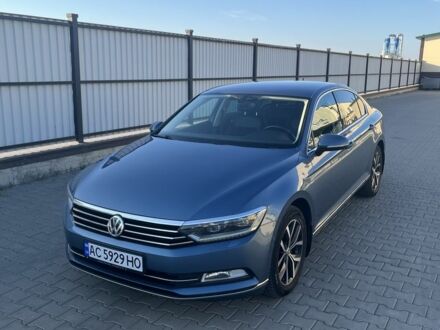 Синий Фольксваген Пассат, объемом двигателя 2 л и пробегом 220 тыс. км за 17400 $, фото 1 на Automoto.ua