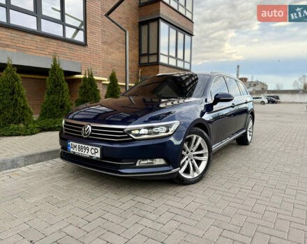 Фольксваген Пассат 2017 в Житомире на Automoto.ua Синий Фольксваген Пассат, объемом двигателя 2 л и пробегом 266 тыс. км за 17600 $, фото 1 на Automoto.ua