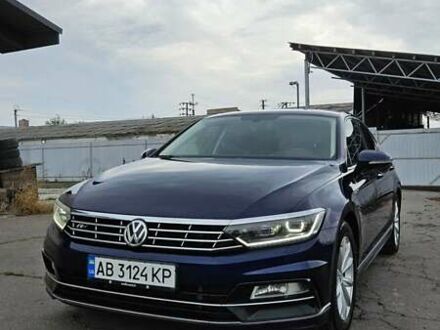Фольксваген Пассат 2018 в Калиновке на Automoto.ua Синий Фольксваген Пассат, объемом двигателя 1.97 л и пробегом 229 тыс. км за 23000 $, фото 1 на Automoto.ua