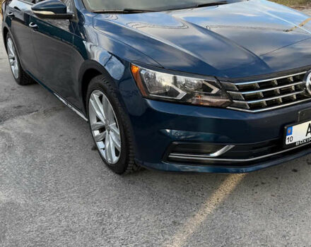 Синий Фольксваген Пассат, объемом двигателя 2 л и пробегом 121 тыс. км за 15800 $, фото 1 на Automoto.ua