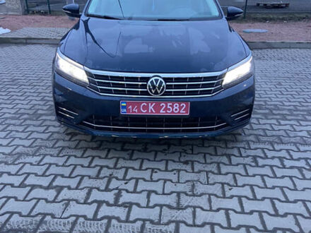 Синий Фольксваген Пассат, объемом двигателя 2 л и пробегом 145 тыс. км за 14300 $, фото 1 на Automoto.ua