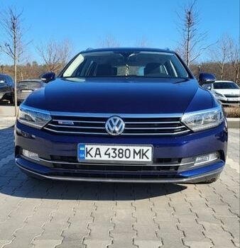 Синий Фольксваген Пассат, объемом двигателя 2 л и пробегом 220 тыс. км за 19800 $, фото 1 на Automoto.ua