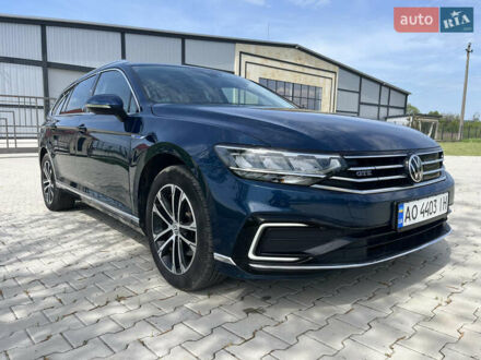 Фольксваген Пассат 2021 у Ужгороді на Automoto.ua Синій Фольксваген Пассат, об'ємом двигуна 1.4 л та пробігом 61 тис. км за 25000 $, фото 1 на Automoto.ua