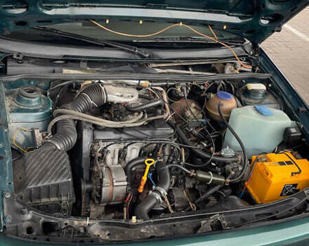 Зеленый Фольксваген Пассат, объемом двигателя 1.8 л и пробегом 410 тыс. км за 2050 $, фото 6 на Automoto.ua