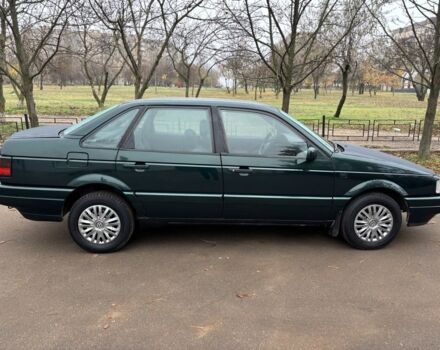 Зеленый Фольксваген Пассат, объемом двигателя 1.8 л и пробегом 298 тыс. км за 1850 $, фото 1 на Automoto.ua