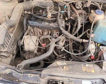 Зеленый Фольксваген Пассат, объемом двигателя 1.8 л и пробегом 100 тыс. км за 2300 $, фото 12 на Automoto.ua