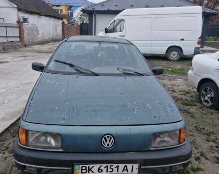 Зеленый Фольксваген Пассат, объемом двигателя 1.6 л и пробегом 332 тыс. км за 650 $, фото 1 на Automoto.ua