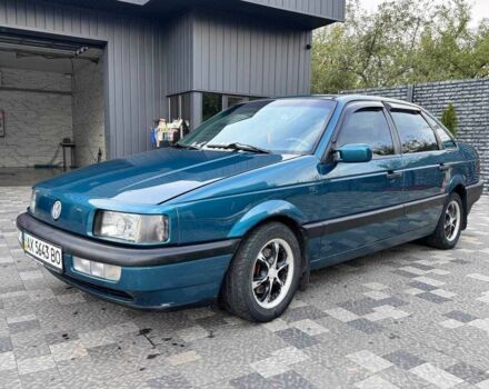 Зеленый Фольксваген Пассат, объемом двигателя 1.8 л и пробегом 280 тыс. км за 2700 $, фото 1 на Automoto.ua