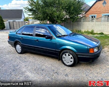 Зеленый Фольксваген Пассат, объемом двигателя 1.8 л и пробегом 200 тыс. км за 1700 $, фото 1 на Automoto.ua