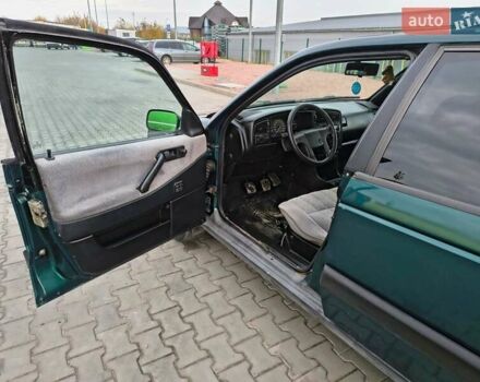 Зеленый Фольксваген Пассат, объемом двигателя 1.8 л и пробегом 250 тыс. км за 1999 $, фото 8 на Automoto.ua