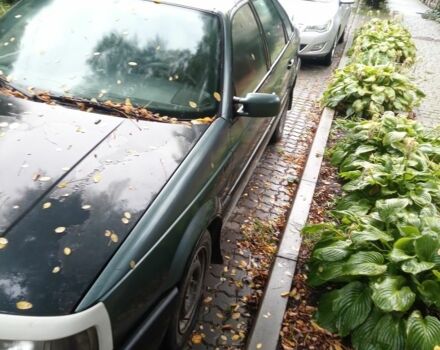 Зеленый Фольксваген Пассат, объемом двигателя 2 л и пробегом 200 тыс. км за 1200 $, фото 2 на Automoto.ua