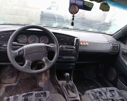 Зеленый Фольксваген Пассат, объемом двигателя 2 л и пробегом 275 тыс. км за 600 $, фото 6 на Automoto.ua