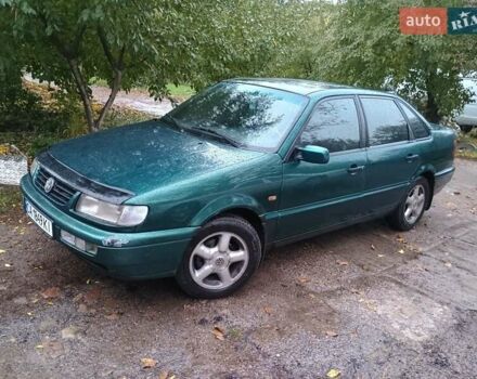 Зеленый Фольксваген Пассат, объемом двигателя 2 л и пробегом 300 тыс. км за 2500 $, фото 6 на Automoto.ua